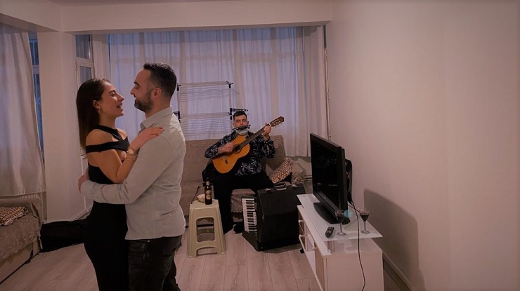 Sevgililer Günü için Müzikli Organizasyon Sevgililer Günü Müzisyeni